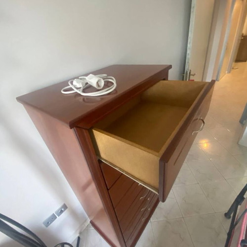 Chest of drawers like new, heavy construction, fully functional