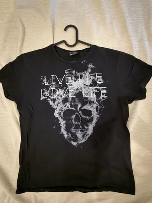 Μαύρο t-shirt με στάμπα, μέγεθος S/M