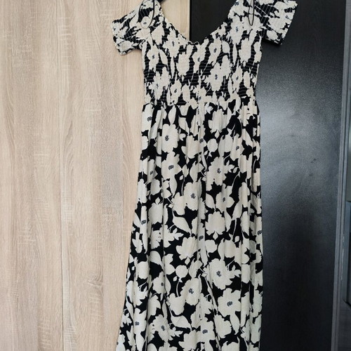 Off-Shoulder Dress with Flowers and Smocking, H&M, like new, black, size L