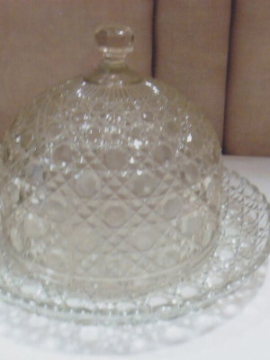 Magnificent crystal cheese dome with lid and plate like new, set of 2