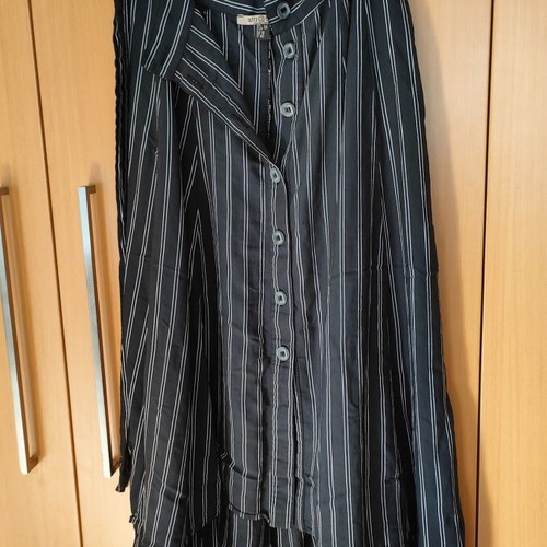 Attrattivo midi skirt size M like new, black and white