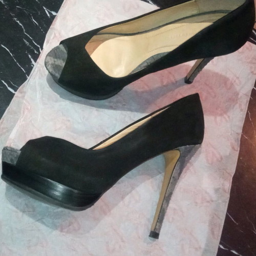 Peep Toe Zara like new, black suede leather with grey details, size 39