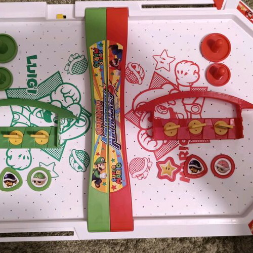 Super Mario air hockey like new, complete