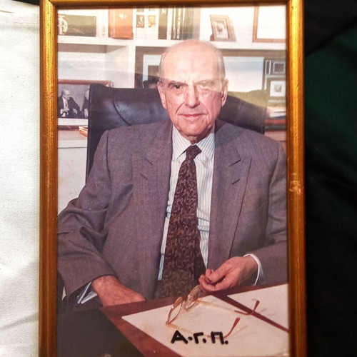 Collectible framed photo of Andreas Papandreou signed, 1980 PASOK