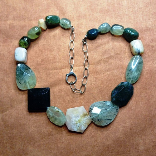 Statement necklace made of natural semiprecious stones, like new, 65cm