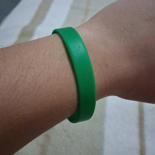 Green rubber bracelet like new