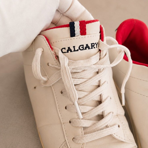 Calgary Men’s Club White Sneakers used, size 43, red lining