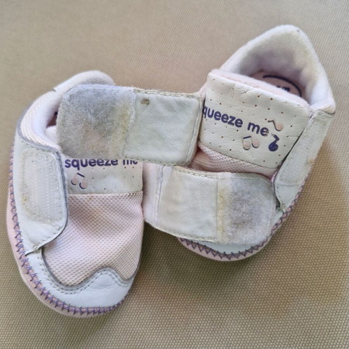 Adidas baby shoes for girl size 18 like new