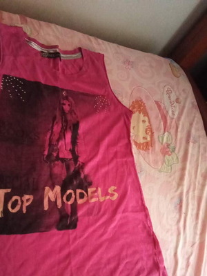 Sleeveless fuchsia blouse used with Anel Fashion print, size S