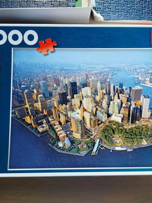 Trefl puzzle New York Manhattan view 1,000 pieces like new