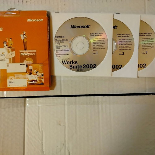 Microsoft Works Suite 2002 vintage for retro PC like new