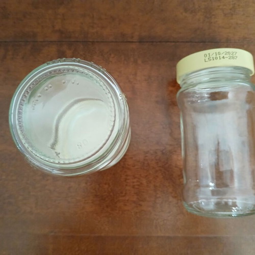 Glass jars with lids pack of 4 like new