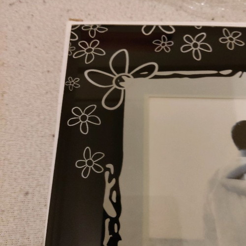 Glass photo frame 15cm x 20cm new