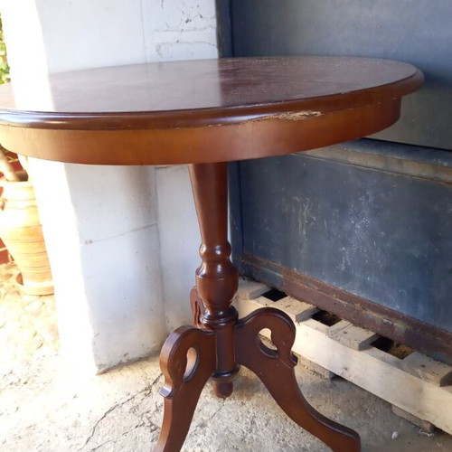 Vintage round coffee table used