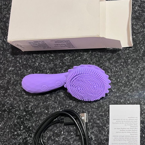 Facial massage device rechargeable, like new