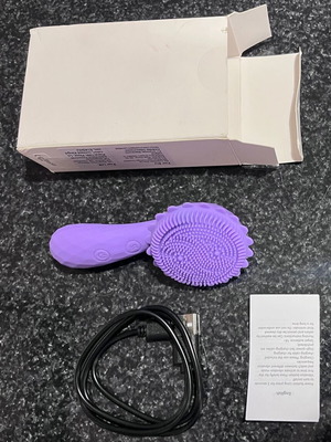 Facial massage device rechargeable, like new
