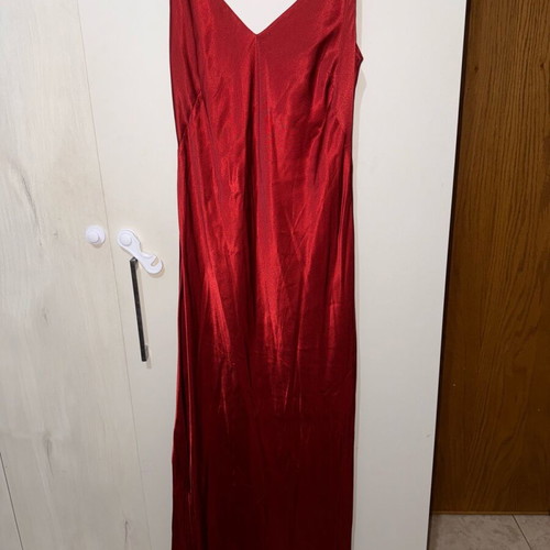 Satin maxi dress with side slit new, red