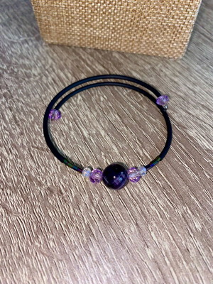 Women's bracelet like new, black and purple