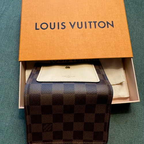 Louis Vuitton Juliette wallet like new, Damier canvas and Rose Ballerine leather