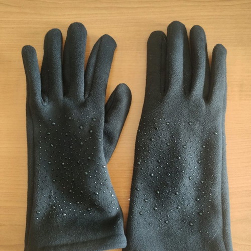 Azade black gloves new, fleece with rhinestones and embossed detail