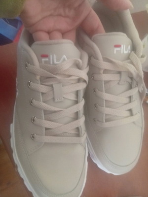 Fila Sandblast sneakers like new, size 41, beige