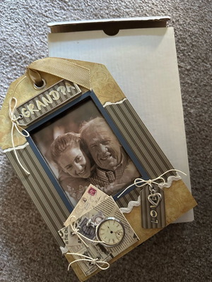 Handmade photo frame new with box, suitable for gift