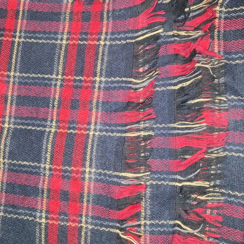 Plaid winter pashmina like new, red and blue