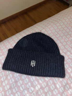 Tommy Hilfiger hat like new, blue, size L