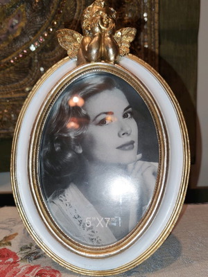Inart Oval Frame new in antique gold
