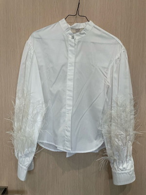 White Zini shirt new, size 38 with feather sleeves