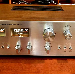 Ενισχυτής ROTEL RA-414 σε λειτουργία