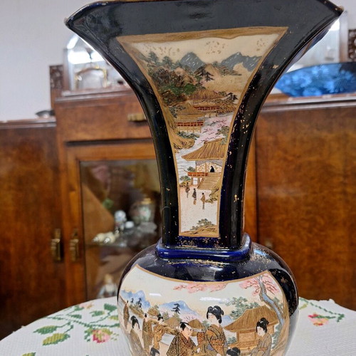 Japanese vase like new, antique with rare design and handmade details