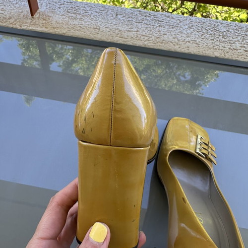 Prada Vintage 90s Leather Block Heel Pumps EU39 used, gold