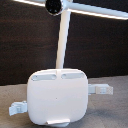 Table desk lamp like new with adjustable arm and LED light