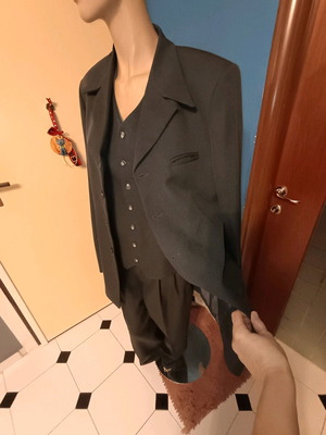 Three-piece gray suit like new, size M