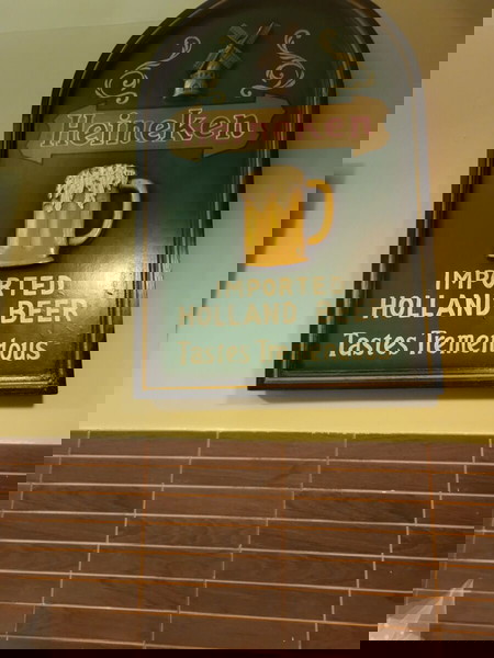 Ξύλινη ανάγλυφη διαφημιστική  πινακίδα HEINEKEN