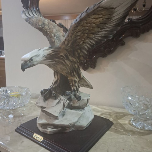 Decorative figurines set like new with eagle, elephant and birds