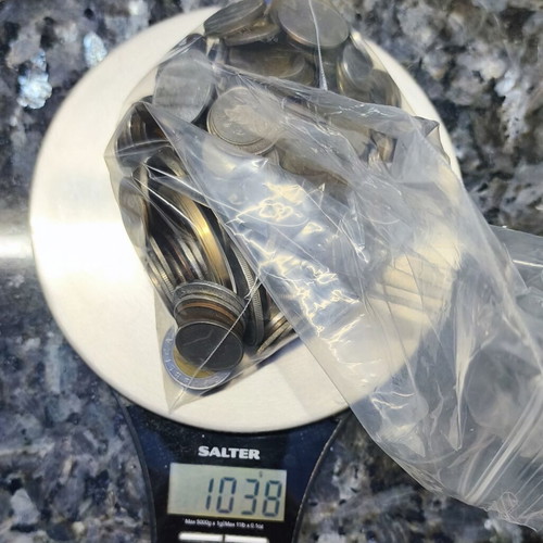 Foreign collectible coins like new, over one kilo