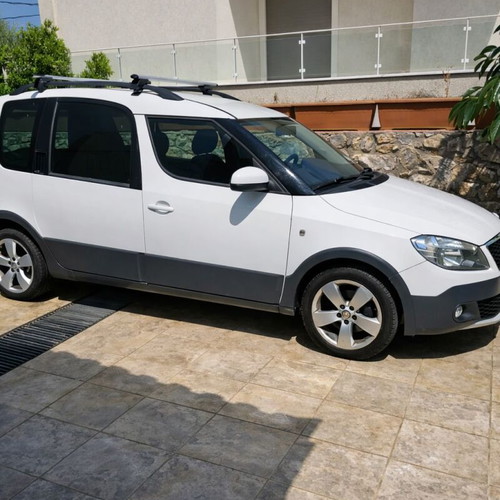 Skoda Roomster 1.2 TDI diesel car, manual transmission, 2012