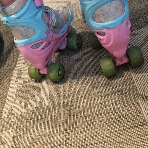 Children's light-up roller skates used with adjustable size 34-37