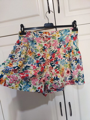 Floral high-waisted shorts H&M like new, size L
