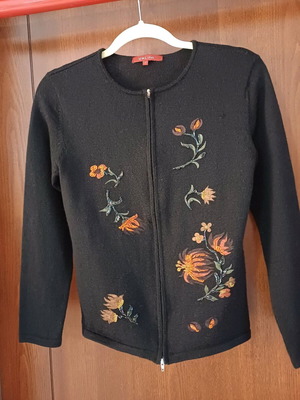 Cardigan long-sleeve new, black with embroidery and beads