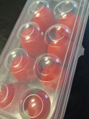 Decorative eggs set of 8 in case red
