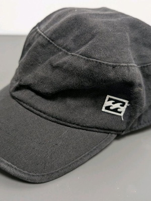Billabong cap like new, size S/M, black