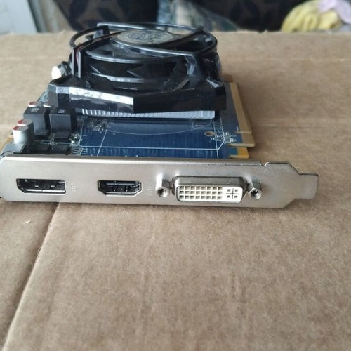 AMD Radeon Sapphire HD 5670 graphics card like new, 1024MB GDDR5