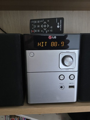 LG CM1530 USB Micro Hi-Fi System like new, 10 watt