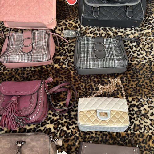 Women's bags new, pack of 18 assorted styles and colors