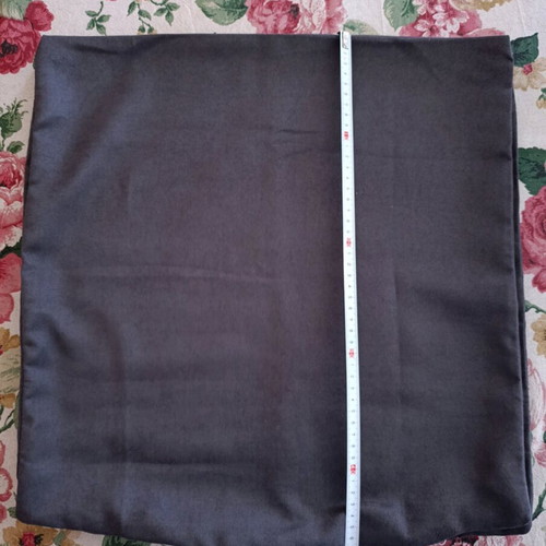 Figured pillowcases like new, set of 3, gray