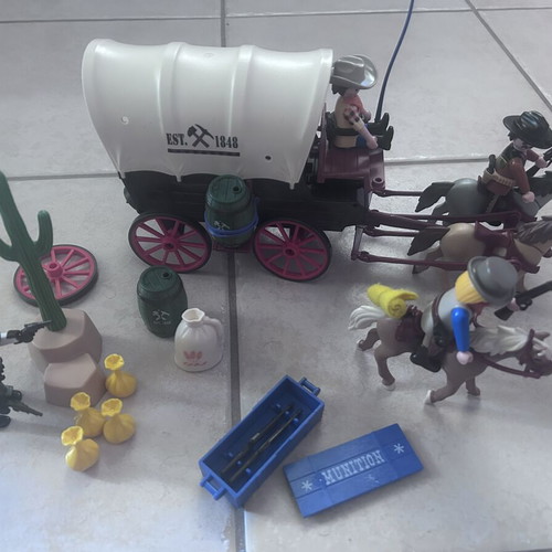 Playmobil 5248 Western supply wagon ambush set