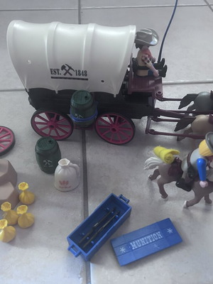 Playmobil 5248 Western supply wagon ambush set